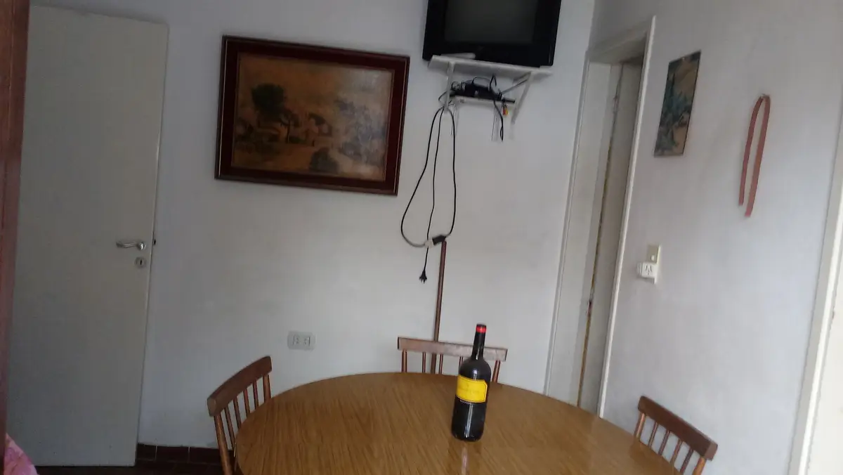 EXCELENTE CASA CON COCHERA - Imagen 5