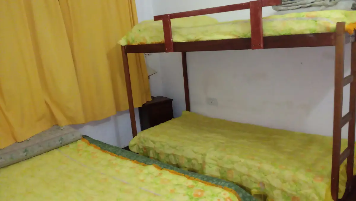 EXCELENTE CASA CON COCHERA - Imagen 7